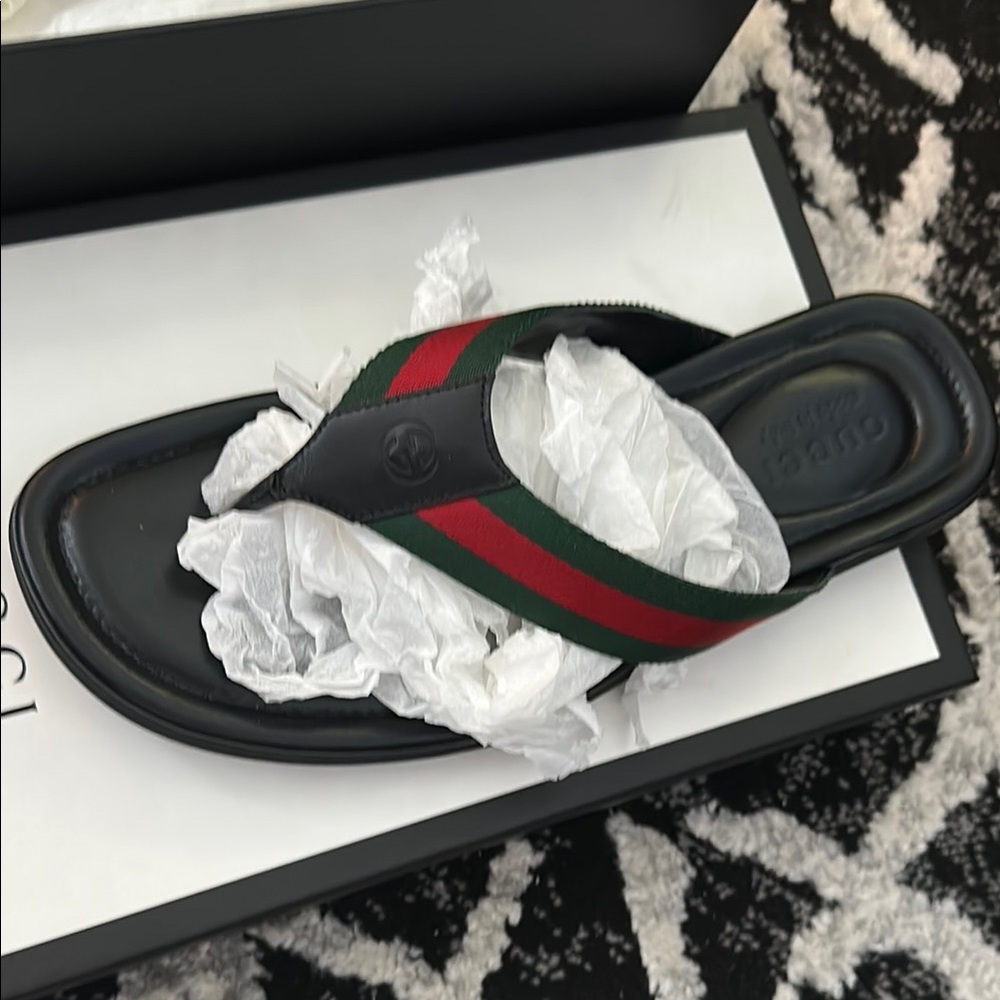 Gucci Black and Green Flip-Flops
